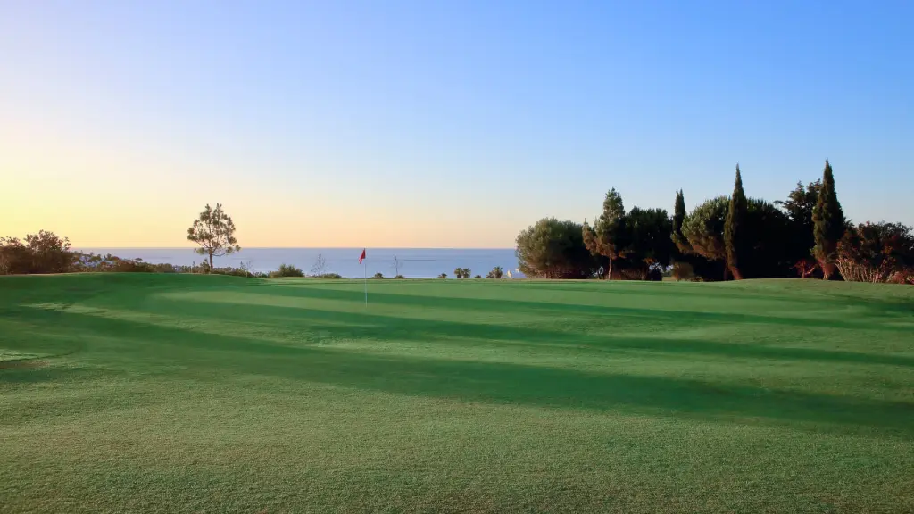dona-julia-golf-1.webp