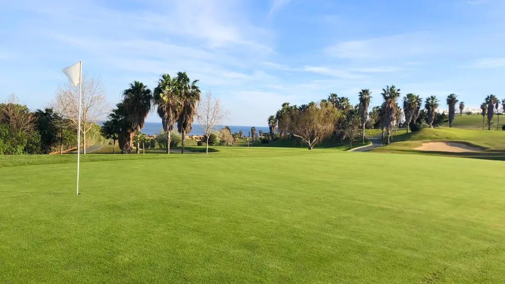 dona-julia-golf-3.webp