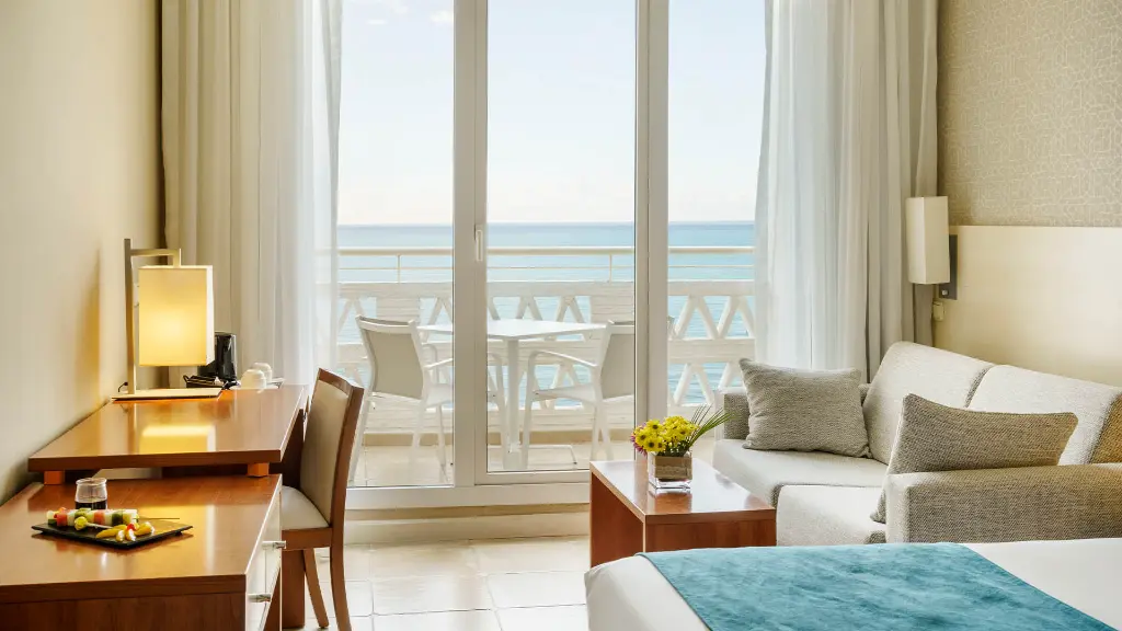 hotel-ilunion-Fuebgirola-18.webp