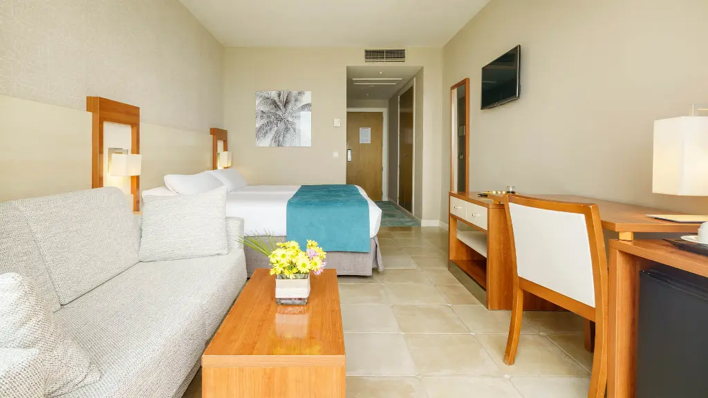 hotel-ilunion-Fuebgirola-14.webp