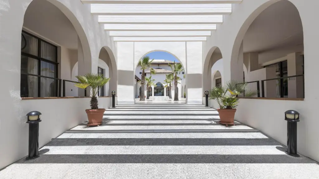impressive-playa-granada-28.webp