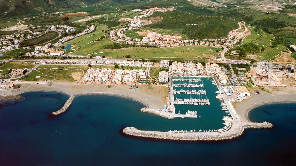 duquesa-golf-club-1.webp