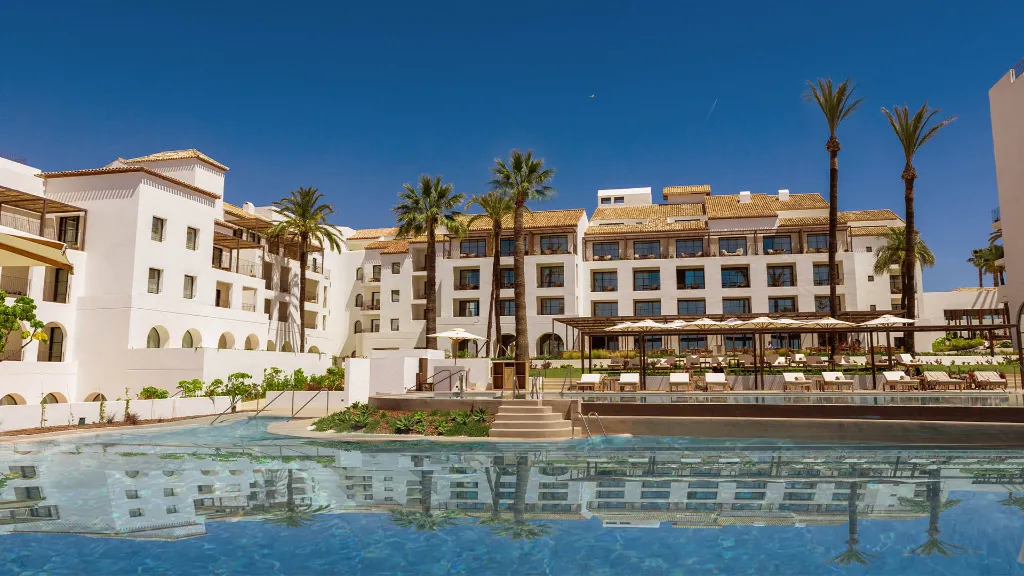 La-Zambra-Resort-52.webp