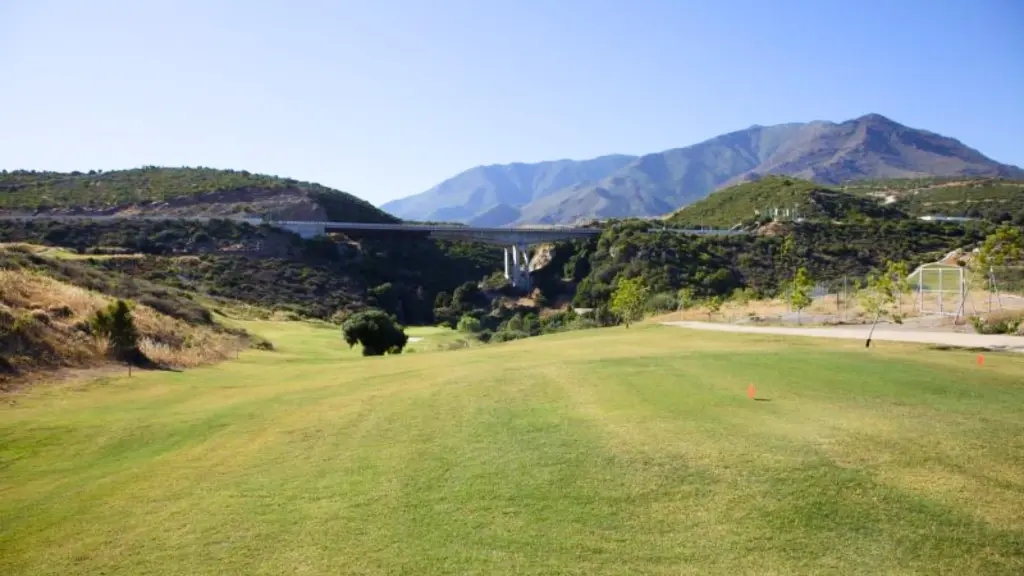 azata-golf-5.webp